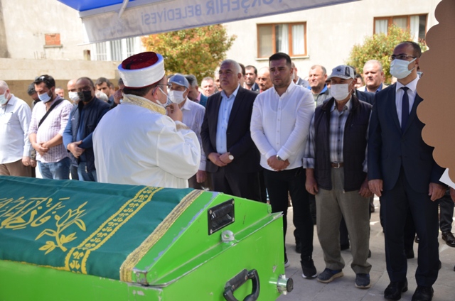 Başkan Akın'ın babası son yolculuğuna uğurlandı 