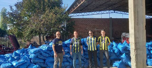 Fenerbahçeliler Derneği’nden kömür yardımı