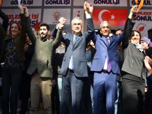 AK Parti, seçim bürosu açılışını Savaşla yaptı