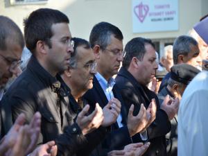 CHP Grup Başkanvekili Özel Koçarlıda Cenazeye Katıldı