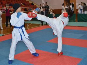 Karateciler Madalyaya Doymuyor