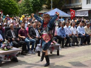 Çam fıstığı festivali kortej yürüyüşü ile başladı