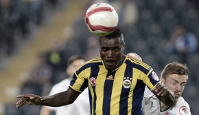 Emmanuel Emenike için Fenerbahçe'nin onayı bekleniyor
