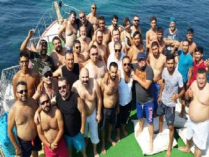 Aydınlı Müzisyenler tekne turunda doyasıya eğlendi