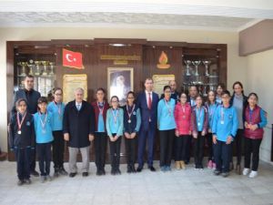 Yorulmak Nedir Bilmiyor, Gece Gündüz Mesai Yapıyor