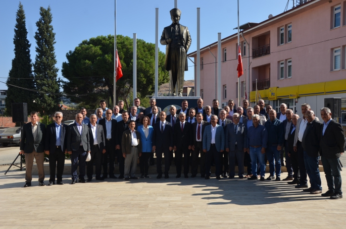 Koçarlı'da muhtarlar günlerini kutladı