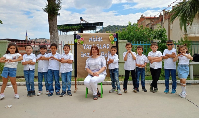 Minikler, hayal dünyalarıyla kitap oluşturdular
