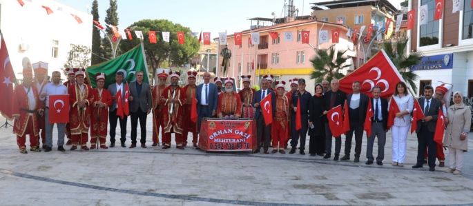 Şeyhe bağlılık yemini eden Müdüre Koçarlı’da  destek verdiler