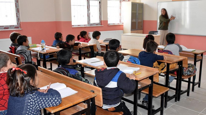 Sınıf öğretmeni fazla olmasına rağmen göndermediler