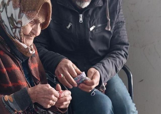 Son parasını depremzedelere bağışladı