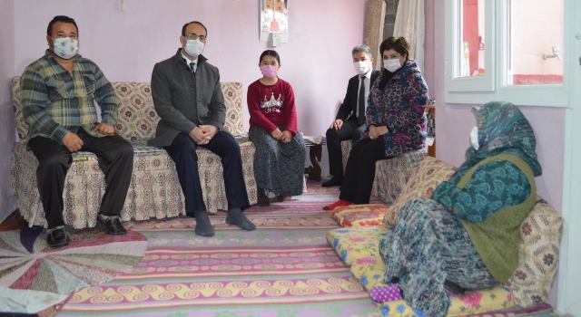 Kaymakam Tepeliden ihtiyaç sahibi ailelere ziyaret